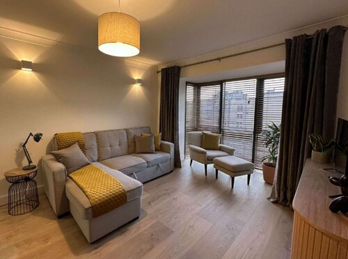 Stylish + Stunning flat in central Dublin!