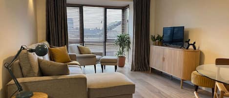 Televisión, oficina