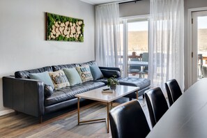 Smart TV, fireplace, DVD player, foosball