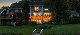 Lakefront/Dock/Amazing views HotTub