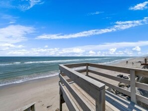 Beach nearby - A Shore Thing 2 - OCEANFRONT and PET FRIENDLY home - see the sunrise, hear the waves, feel the breeze - large oceanfront balcony by RedAwning (Carolina Beach)