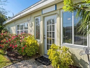 Exterior - Flip Flop Paradise (2-Bedroom Cottage) by RedAwning (Kure Beach)