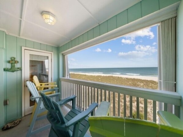 Property grounds - Vitamin Sea - Third floor OCEANFRONT! Take a break and soak up some Vitamin Sea! by RedAwning (Carolina Beach)