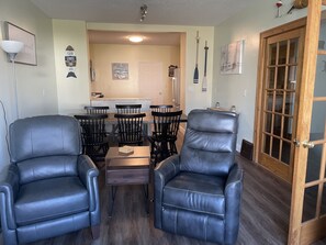 Interior - Beach themed home! Walking distance to the beach and Historic Ashtabula Harbor! (Ashtabula)