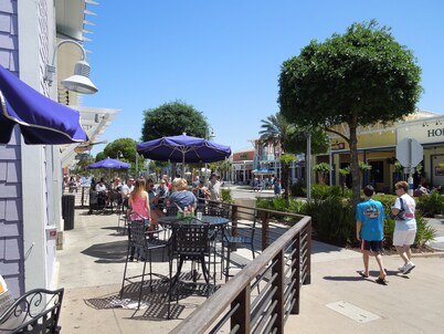 Gorgeous beachfront 2BR Condo Steps from the beach with a pool!!!