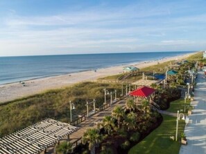 Una spiaggia nelle vicinanze
