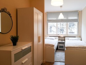 2 bedrooms, desk, iron/ironing board, free WiFi