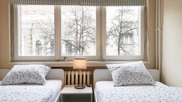 2 Schlafzimmer, Schreibtisch, Bügeleisen/Bügelbrett, kostenloses WLAN