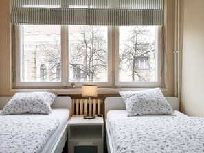 2 Schlafzimmer, Schreibtisch, Bügeleisen/Bügelbrett, kostenloses WLAN