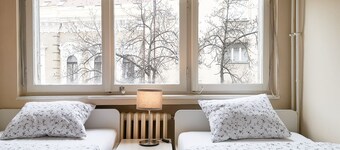Central 2-Bedroom Apartment + Free Private Parking