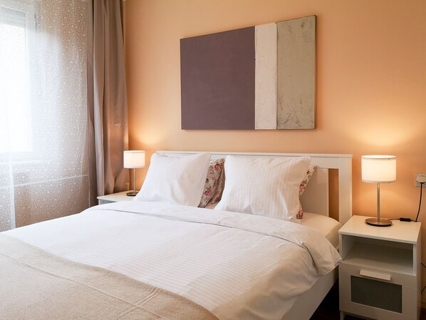 2 Schlafzimmer, Schreibtisch, Bügeleisen/Bügelbrett, kostenloses WLAN