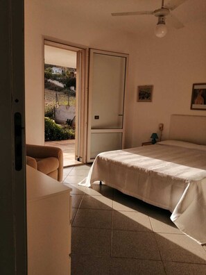 2 chambres, fer et planche à repasser, Wi-Fi gratuit, draps fournis