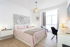 3 slaapkamers, een strijkplank/strijkijzer, wifi, beddengoed