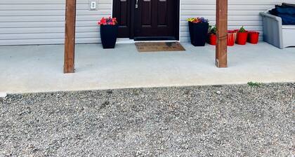 Spacious Hoonah House, five bedrooms / two & half bathrooms in nice quiet area