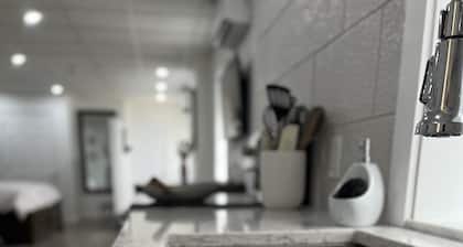 Unique downtown stay in historical building just minutes to Luray Caverns