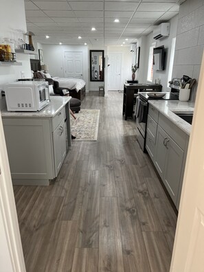 1 bedroom, iron/ironing board, travel cot, WiFi