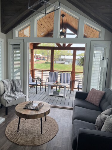 New Cozy Cottage on Lake Texoma