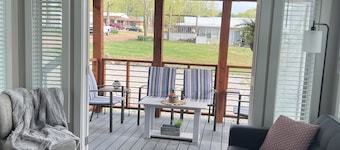 New Cozy Cottage on Lake Texoma