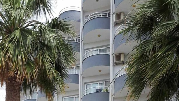 A multi-story hotel with a sign reading "MOONSTAR HOTEL & SPA". - Moonstar Hotel (Kusadasi)