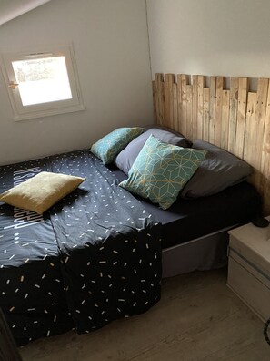 1 bedroom, iron/ironing board, free WiFi, bed sheets