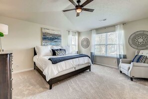 4 bedrooms, desk, iron/ironing board, travel crib