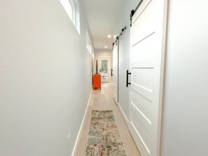 Interior - 🌺 MODERN NATURE - 2 STORY DOWNTOWN DELIGHT 🪴 (San Antonio)