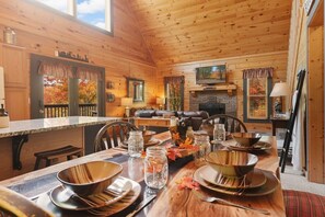 Dining - Unique Stay | Pool | HotTub | Bootlegger Theme (Sevierville)