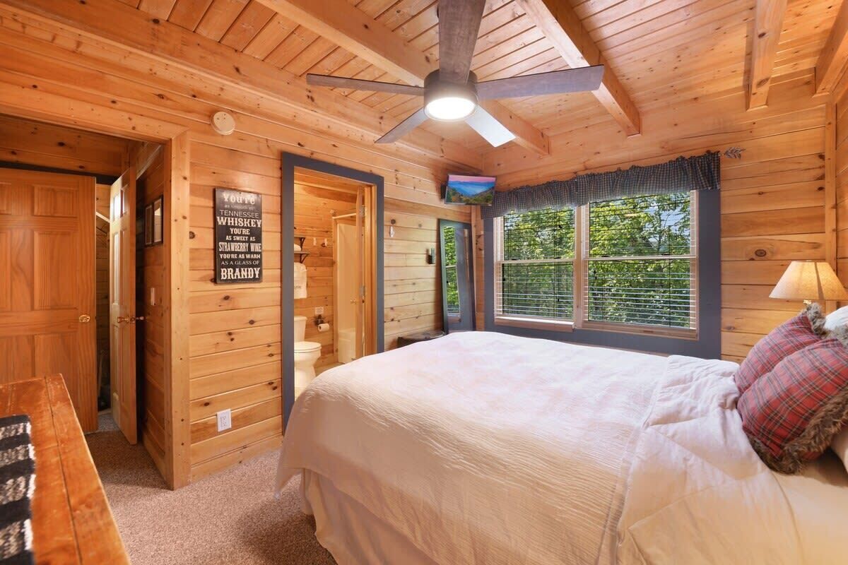 3 Schlafzimmer, Schreibtisch, Bügeleisen/Bügelbrett, Reisekinderbett