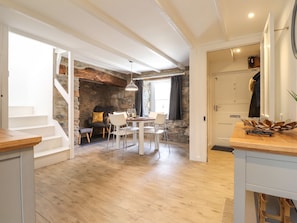 Cottage | Living room | Fireplace