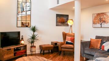 Cottage | Living room | TV