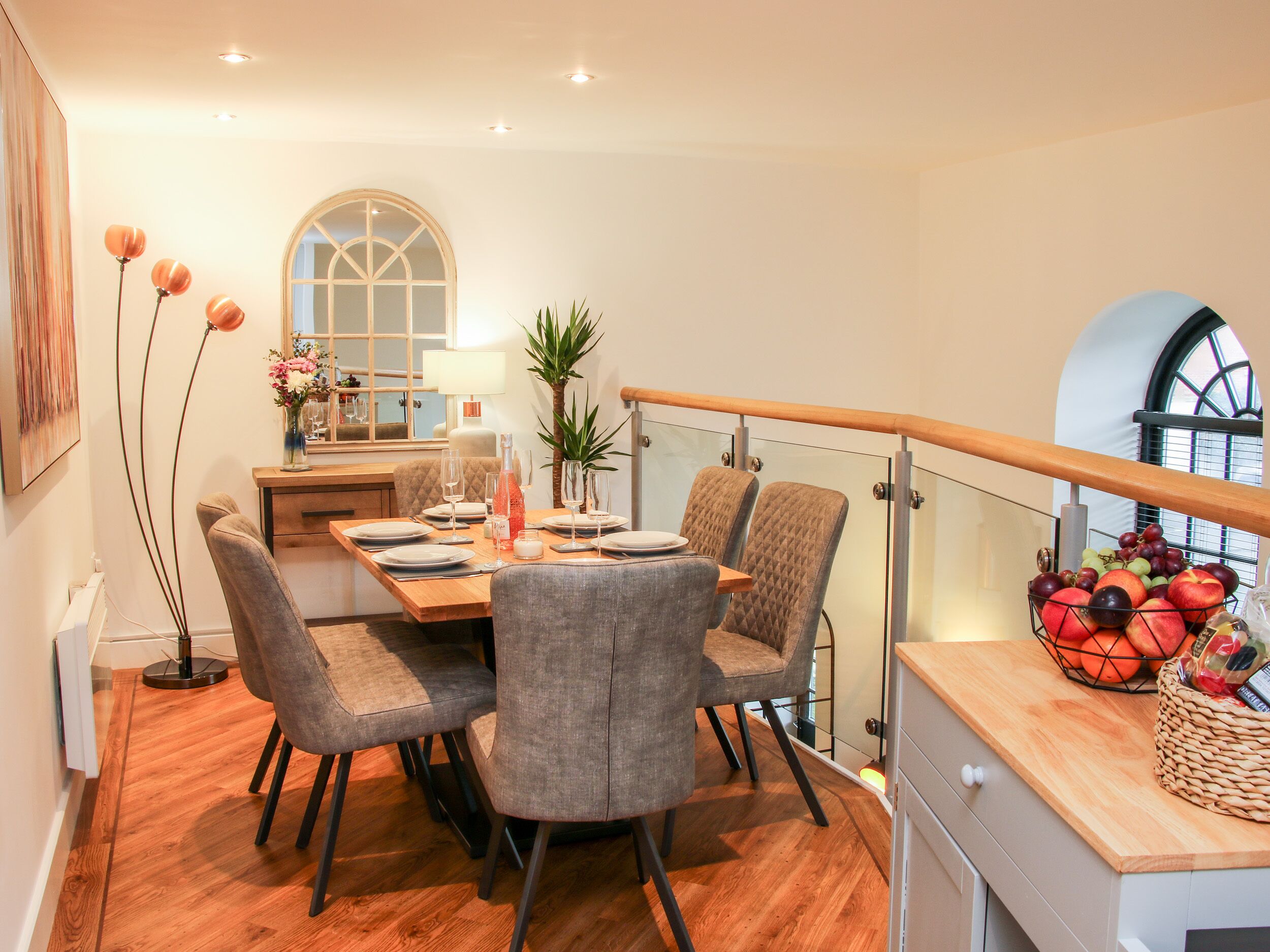 Cottage | Private kitchen | Fridge, electric kettle, toaster, cookware/dishes/utensils
