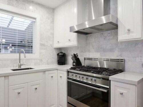 ★★Entire ★ House ★ 3 BR ★ 5 guests