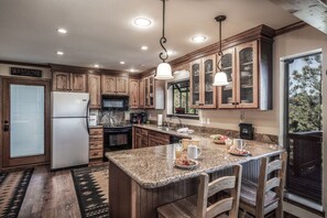 Cabin, Multiple Beds, Hot Tub, Mountain View | Private kitchen