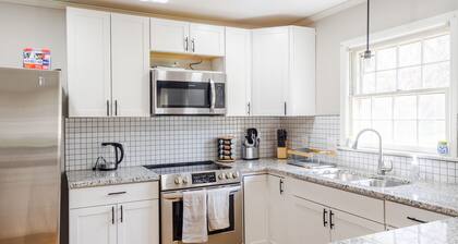 Comfy and Spacious Hamilton Hills Home with Game Room