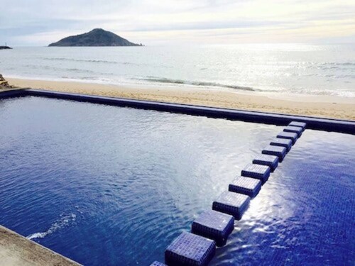 Marina Sol Condo Resort property directly on the Ocean with 2 Pools