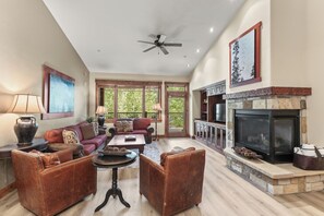TV, fireplace, stereo - Penthouse Level + A/C! - Covered Deck, Outdoor Pool, Hot Tubs, Grill Area (Steamboat Springs)