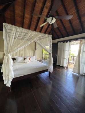 9 bedrooms, desk, iron/ironing board, travel cot - Beautiful property that can accommodate 26 guests! Casa Lidia (English Harbour)