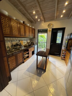 Fridge, microwave, oven, stovetop - Beautiful property that can accommodate 26 guests! Casa Lidia (English Harbour)