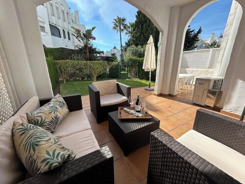 NEW!! Medina del Zoco Apartment, Mijas Costa: 150 m from the beach, with a pool and garden