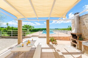 Outdoor dining - YourHouse Sa Cova Dor, finca with garden and private pool (Santa Margalida)