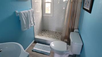 Free toiletries, towels