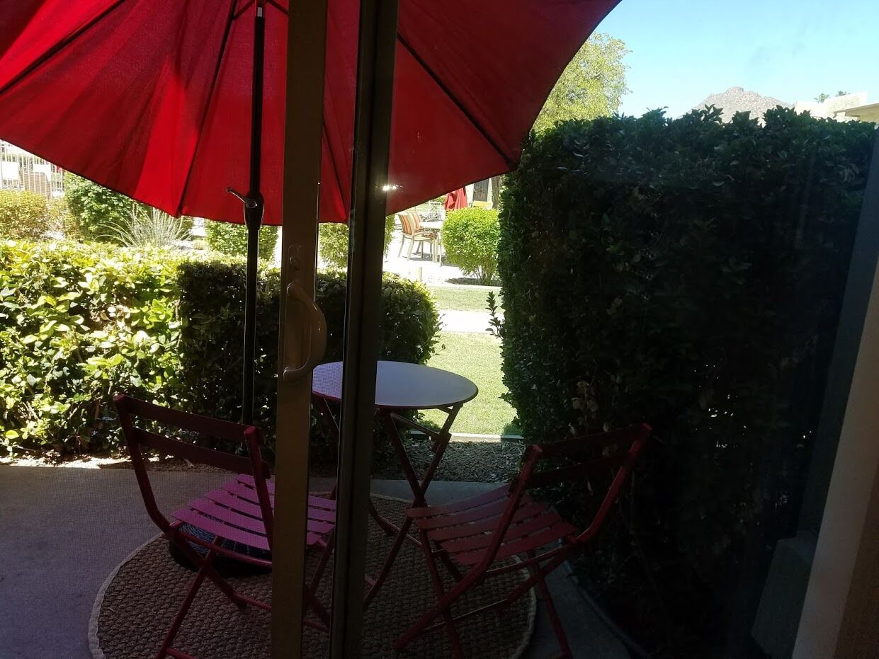 Location, Location, Old Scottsdale Poolside Getaway