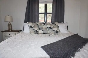 4 bedrooms, iron/ironing board, travel crib, free WiFi