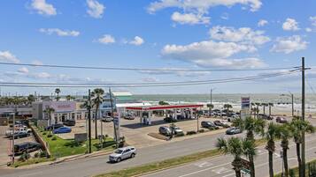 Condo (1 Bedroom) | Property amenity