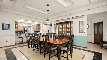 Condo, Multiple Beds, Balcony | Dining