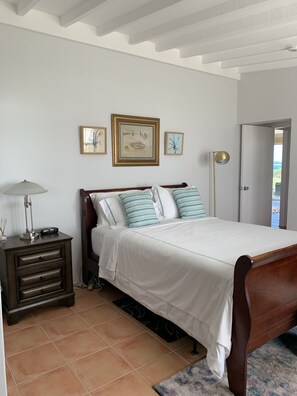 2 bedrooms, in-room safe, desk, iron/ironing board