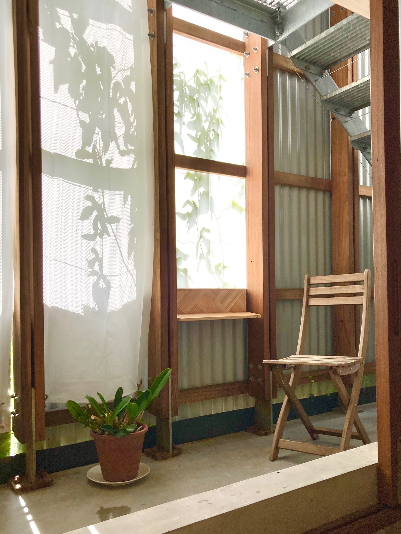 STYLISH ARCHITECTURAL - CENTENNIAL PK. Brilliant location: Quiet pretty central! — image 7