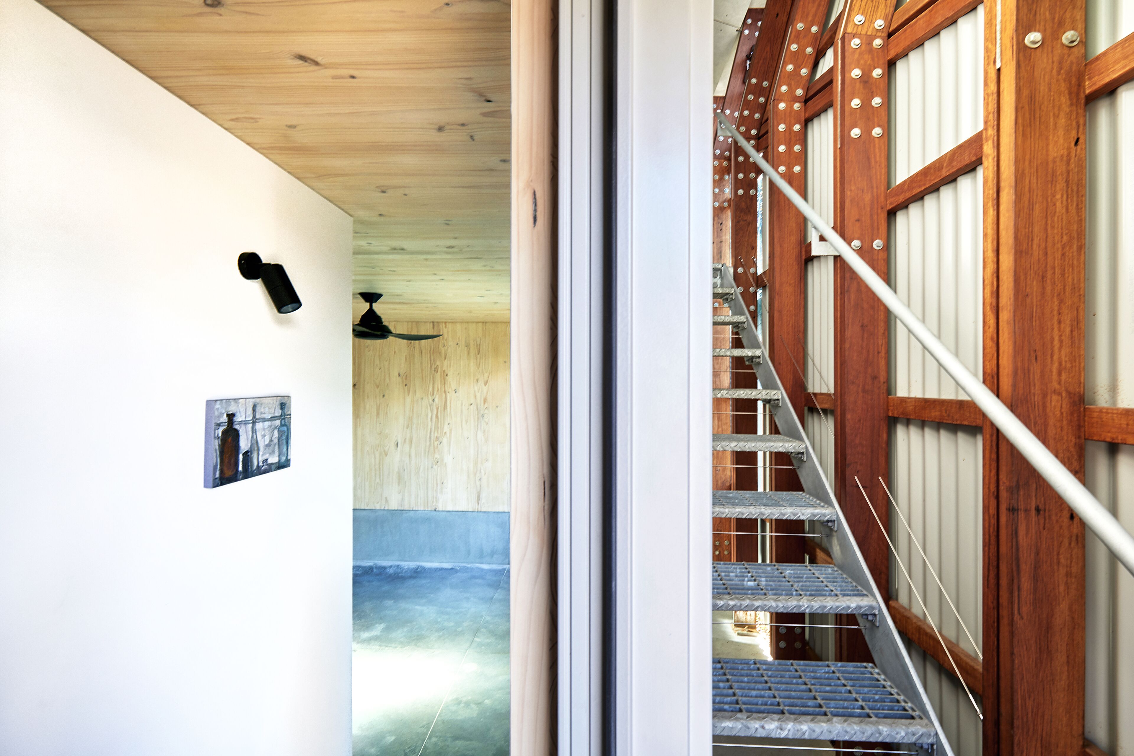 STYLISH ARCHITECTURAL - CENTENNIAL PK. Brilliant location: Quiet pretty central! — image 4