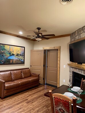 TV, fireplace - Elite Deluxe Unit Right in the National Park in between Pigeon Forge /Gatlinburg (Gatlinburg)