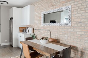 Dining - Warm Cozy & Lovely 1BR in Lincoln Square (Chicago)